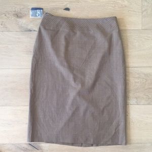 FACONNABLE SIZE 8 PINSTRIPE SKIRT DARK TAN